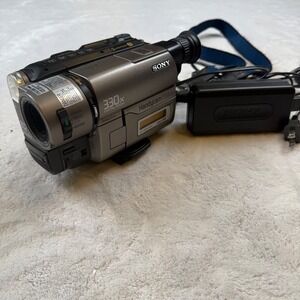 Sony Handycam Vision CCD TRV43 NTSC Video8 Camcorder 330x Digital Zoom - Tested